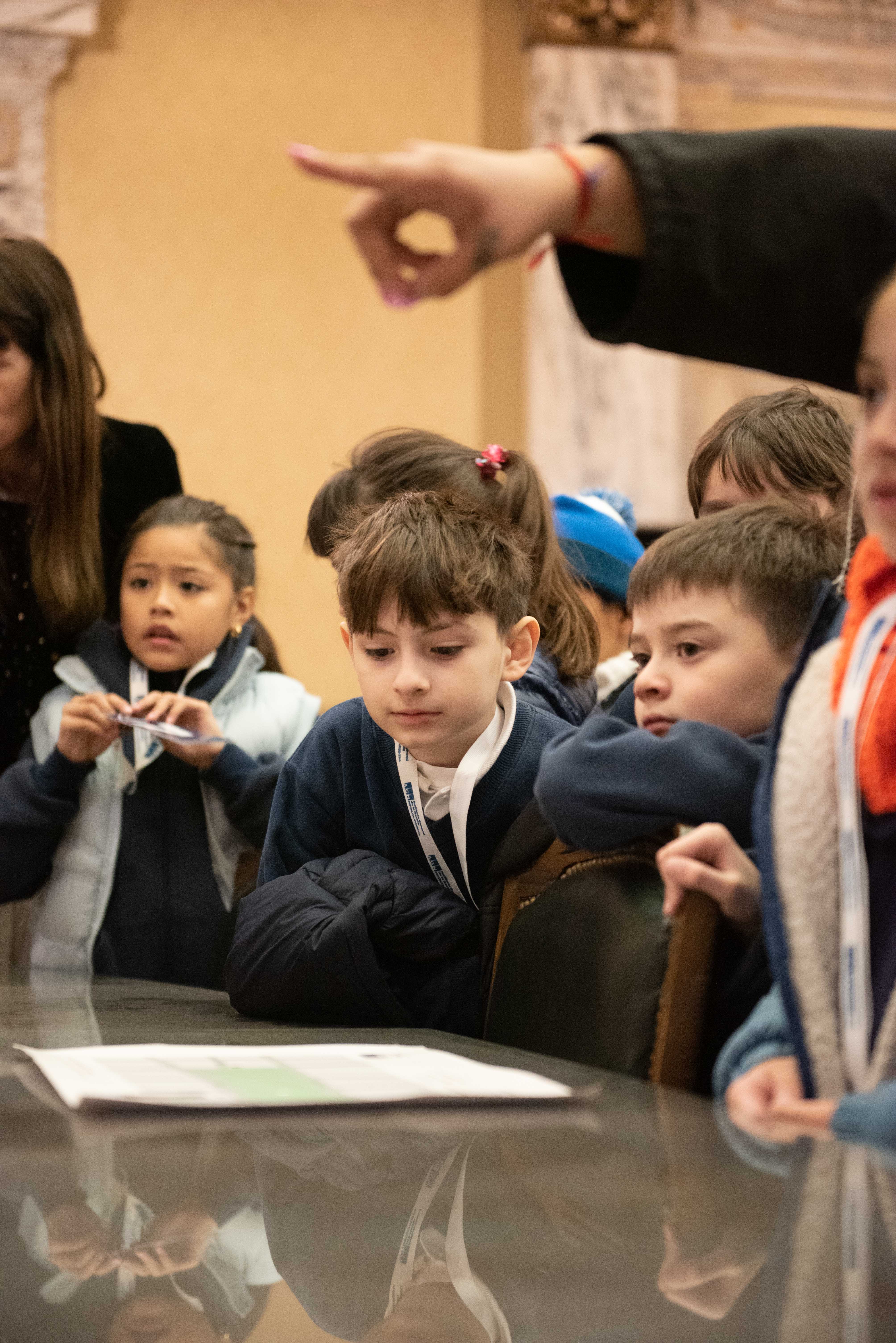 Entre juegos e historias, niños y niñas conocieron la AGN.