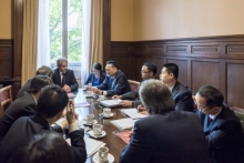 Mihura Estrada recibió a una delegación china
